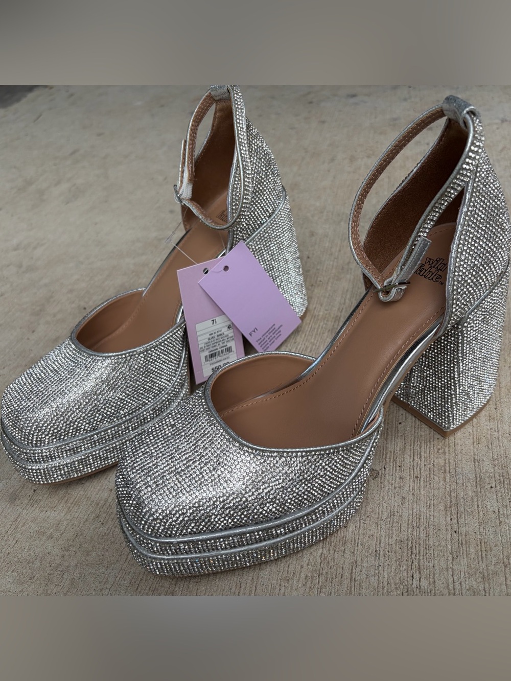 NWT Wild Fable Bianca Rhinestone Platform Pumps in Women's US Size 7.5